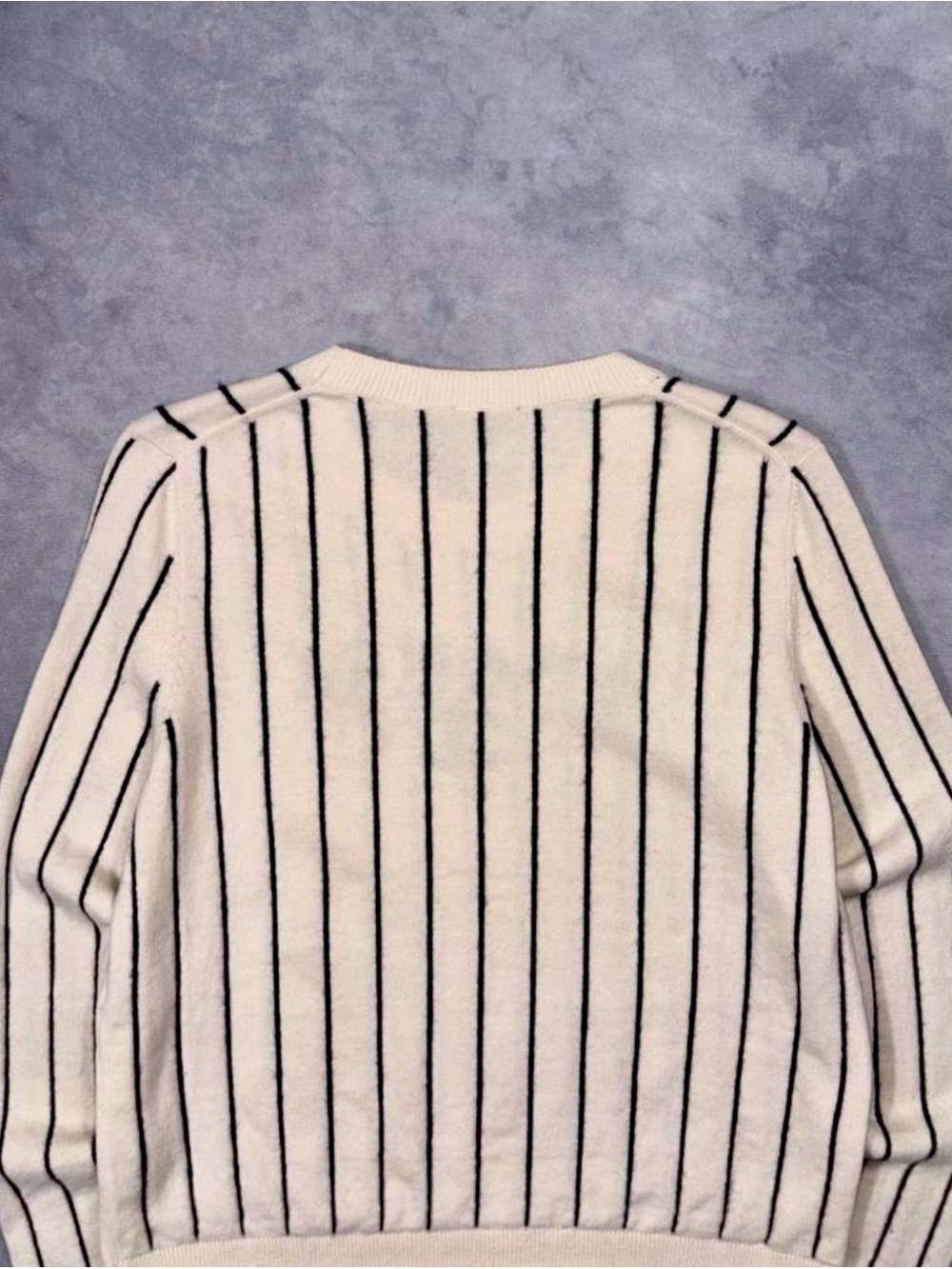 Authentic CHANEL Cashmere Black Stripe Knit Crewneck Sweater Size 40 (US 8-10) - Picture 5 of 9